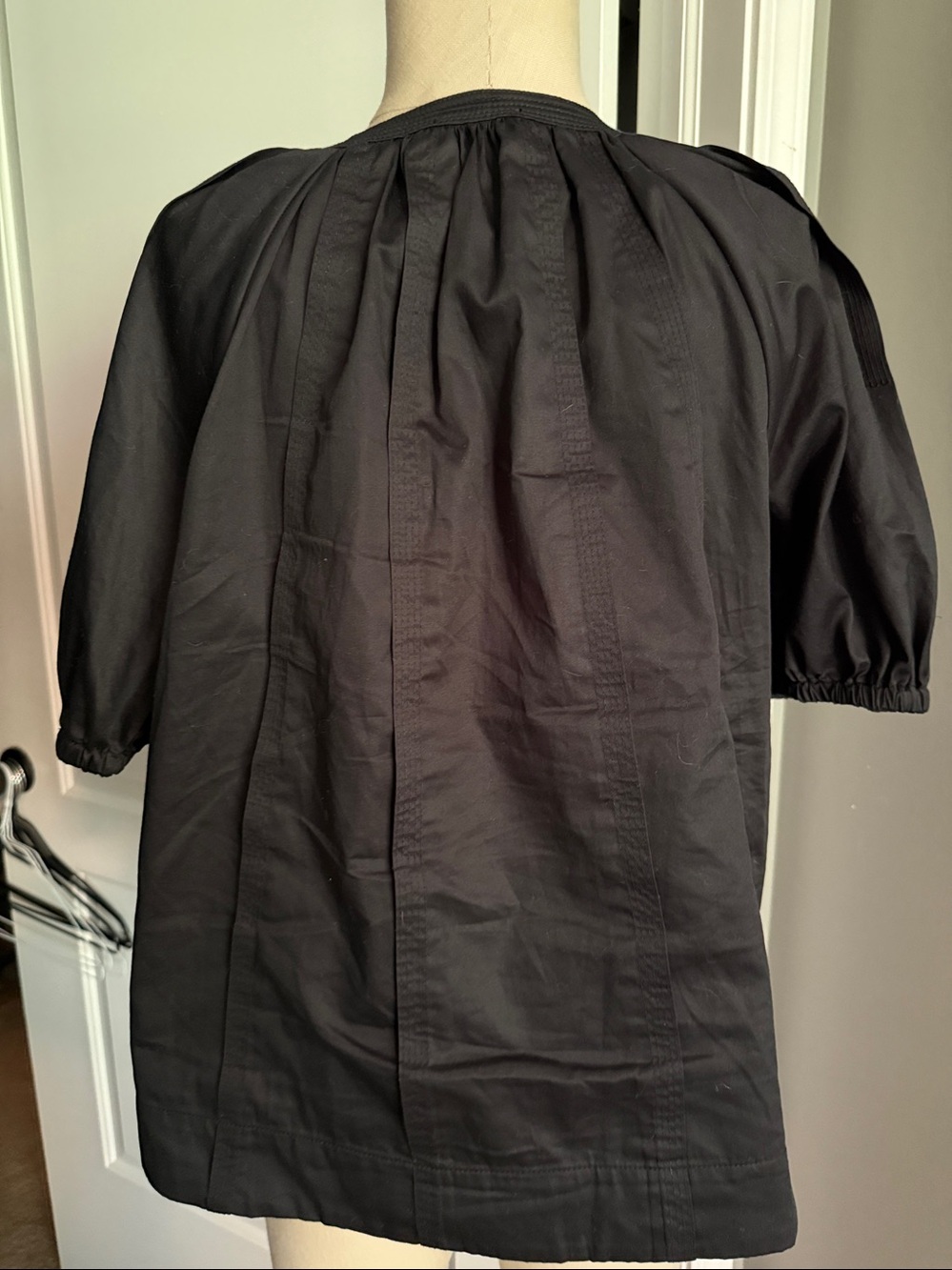 Elle Tahari Black Poplin Tie-Neck Top Blouse Pull over Medium NWOT Puff Sleeve - Picture 4 of 7